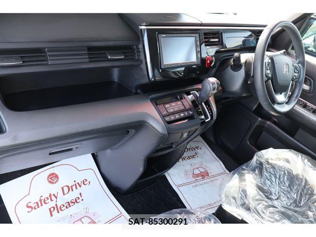 Honda STEP WGN 2019-05 286204-1