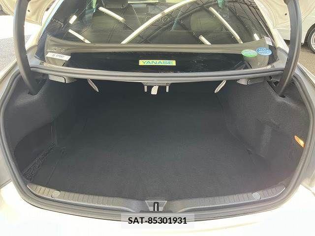 Mercedes Benz C-CLASS 2019-03 297963-9