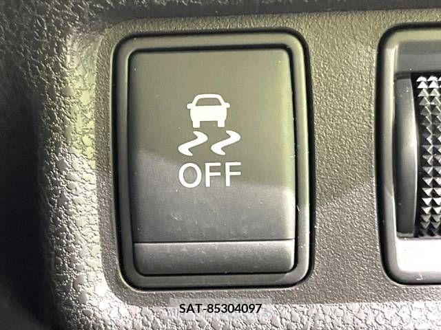 Nissan NOTE 2015-04 255847-5
