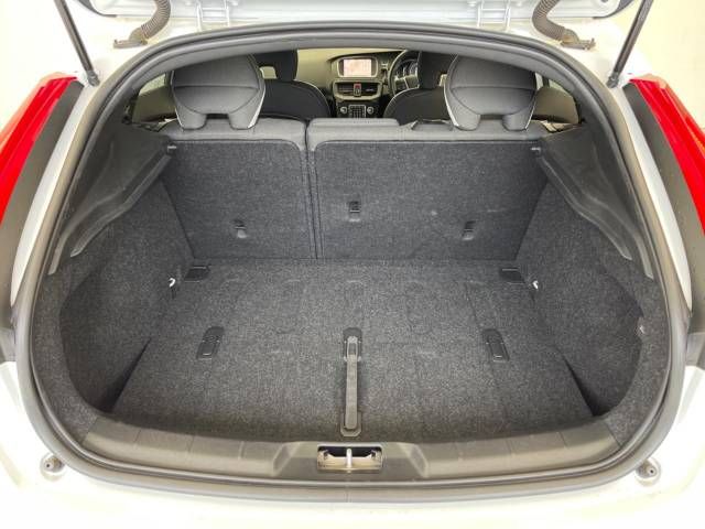 Volvo V40 2018-09 192506-13