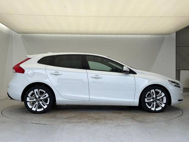 Volvo V40 2018-09 192506-19