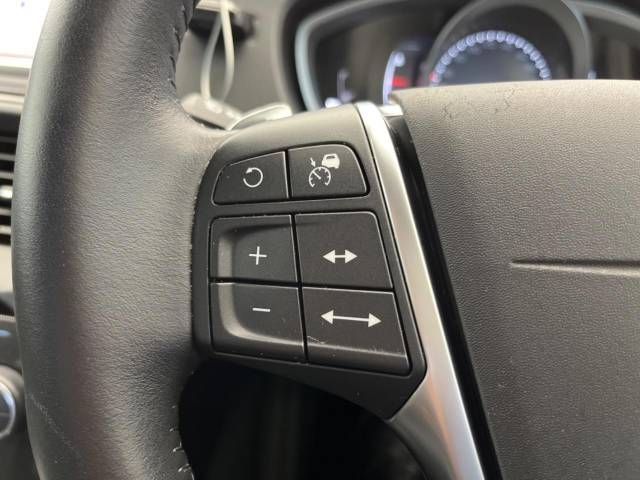 Volvo V40 2018-09 192506-9