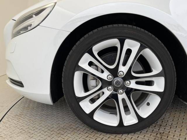 Volvo V40 2018-09 192506-15