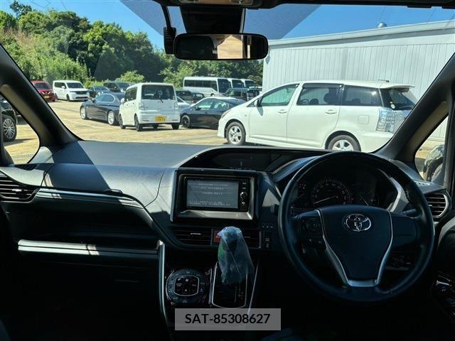 Toyota ESQUIRE 2018-03 359796-1