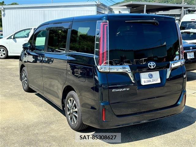 Toyota ESQUIRE 2018-03 359796-10