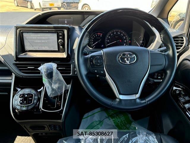 Toyota ESQUIRE 2018-03 359796-18