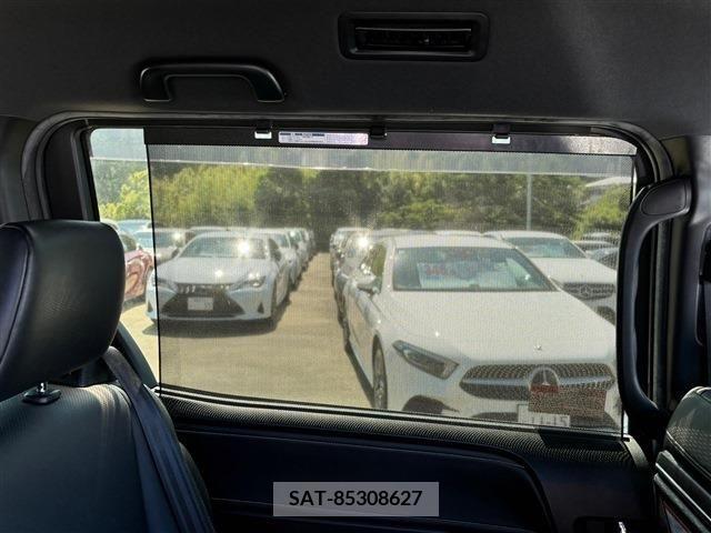 Toyota ESQUIRE 2018-03 359796-29