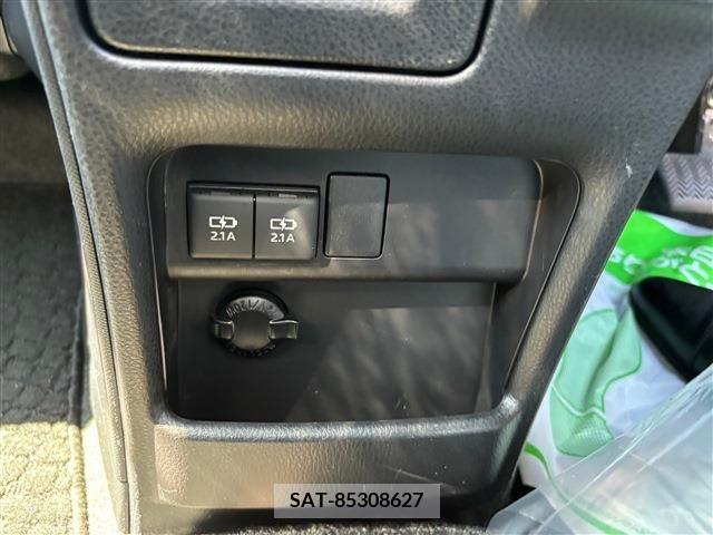 Toyota ESQUIRE 2018-03 359796-28