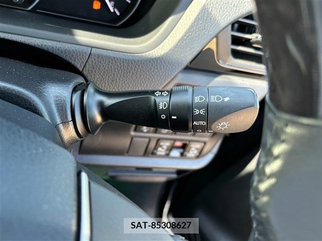 Toyota ESQUIRE 2018-03 359796-24