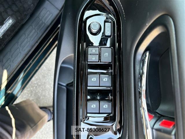 Toyota ESQUIRE 2018-03 359796-15