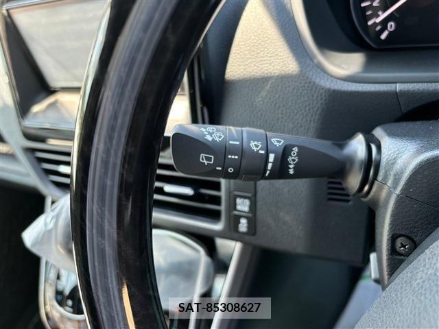 Toyota ESQUIRE 2018-03 359796-23
