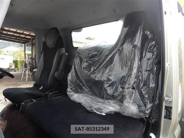 Mitsubishi CANTER 2021-04 399873-23