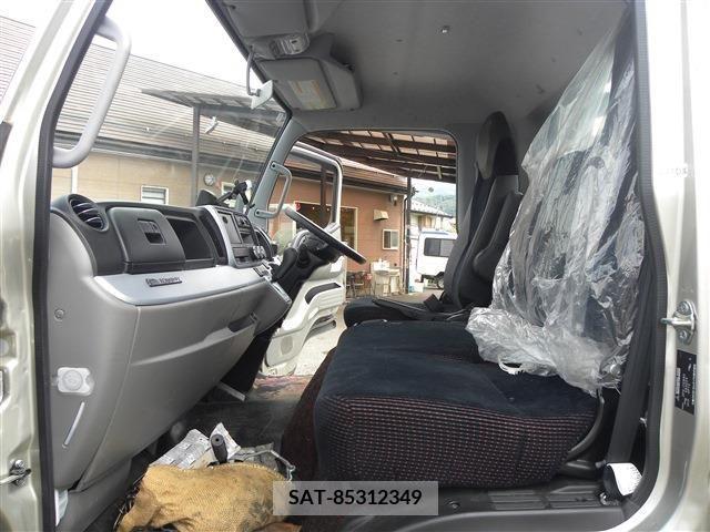 Mitsubishi CANTER 2021-04 399873-22