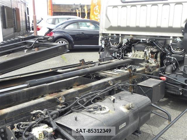 Mitsubishi CANTER 2021-04 399873-10