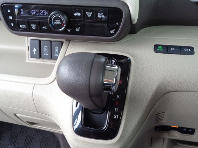 Honda N BOX 2017-10 522-11