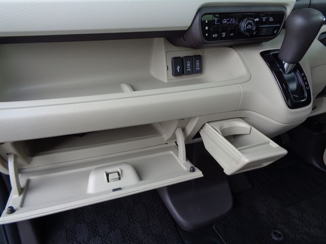 Honda N BOX 2017-10 522-26