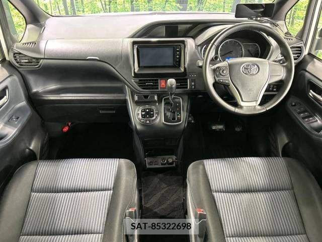 Toyota NOAH 2015-04 321451-1