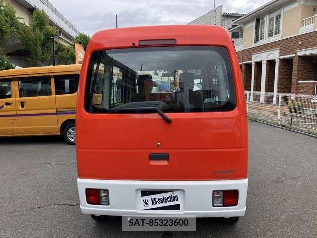 Suzuki EVERY 2014-05 301764-11