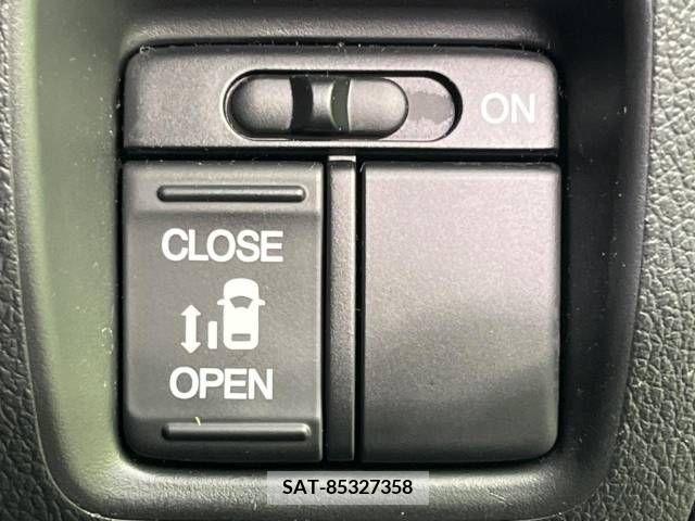 Honda N BOX CUSTOM 2017-06 306702-4