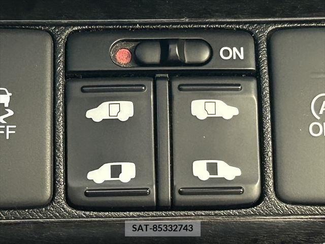Honda STEP WGN 2012-06 324630-5