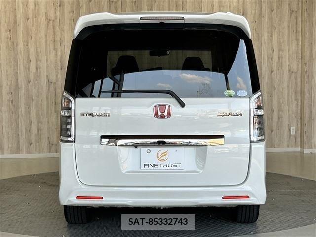 Honda STEP WGN 2012-06 324630-19
