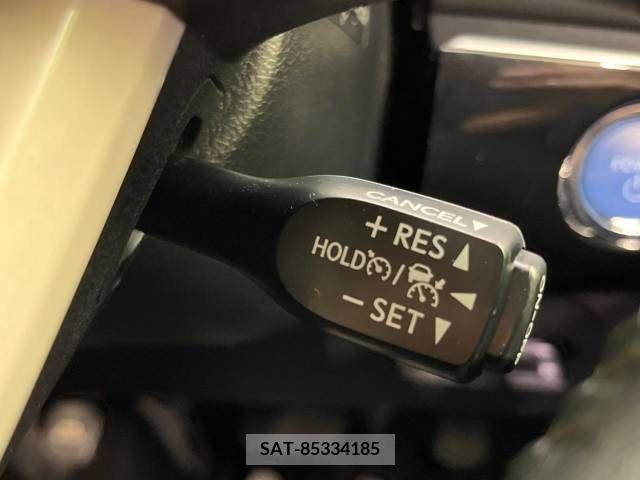 Toyota PRIUS 2017-05 322349-4