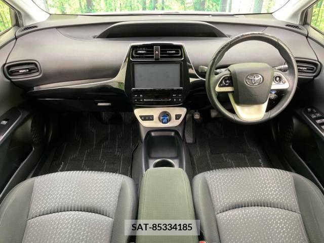 Toyota PRIUS 2017-05 322349-1