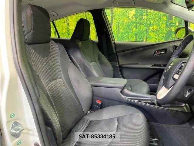Toyota PRIUS 2017-05 322349-8