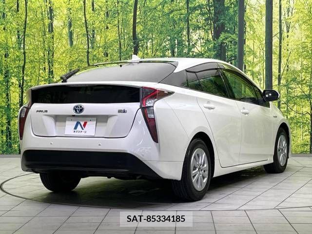 Toyota PRIUS 2017-05 322349-16