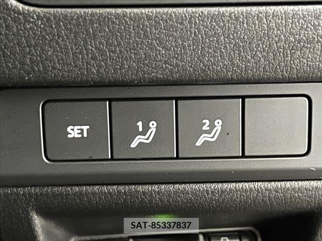 Mazda MAZDA3 2020-11 301093-26