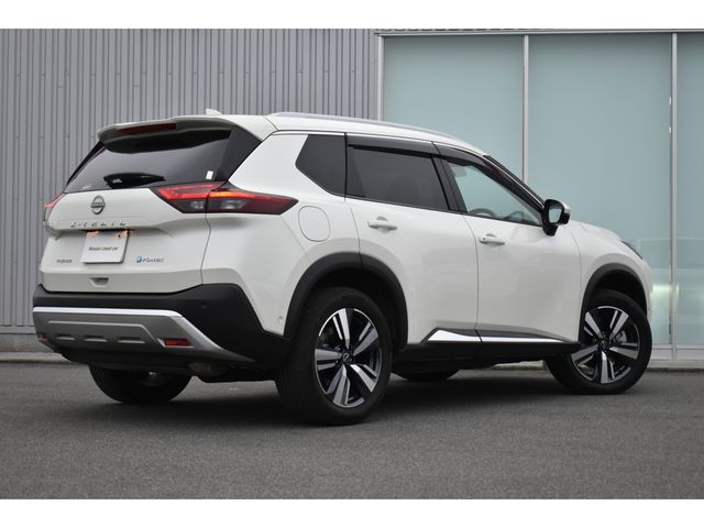 Nissan X-TRAIL 2023-04 186503-1