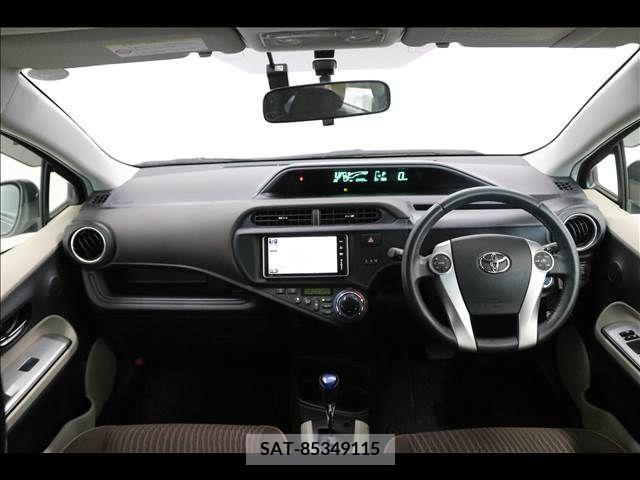 Toyota AQUA 2012-01 292309-6
