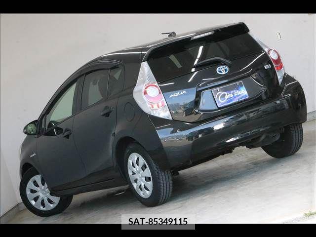 Toyota AQUA 2012-01 292309-10
