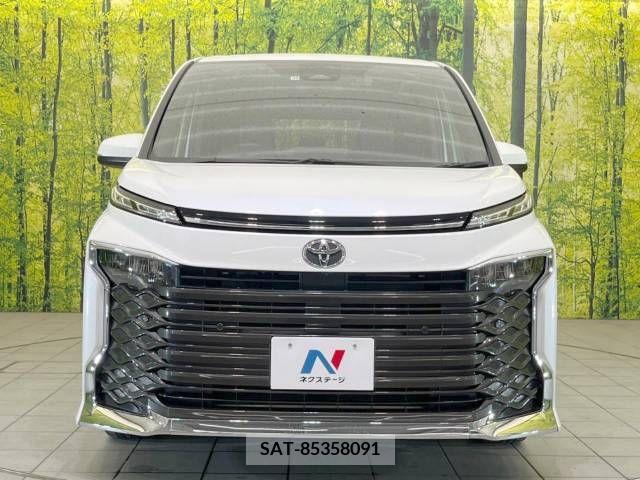 Toyota VOXY 2022-12 203547-17