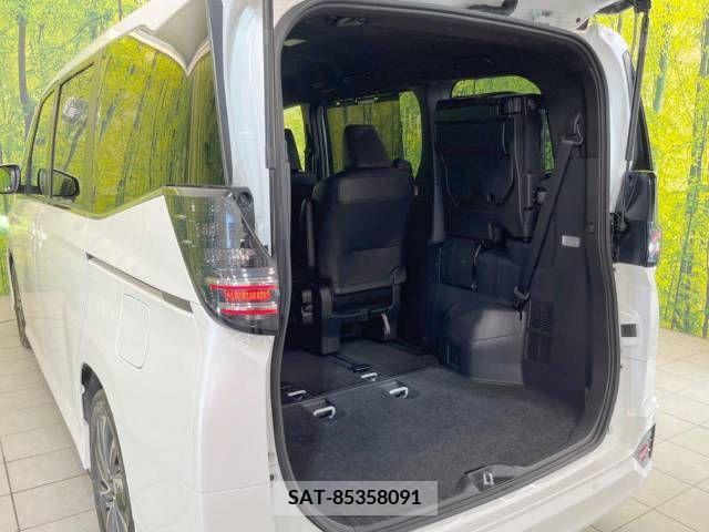 Toyota VOXY 2022-12 203547-14