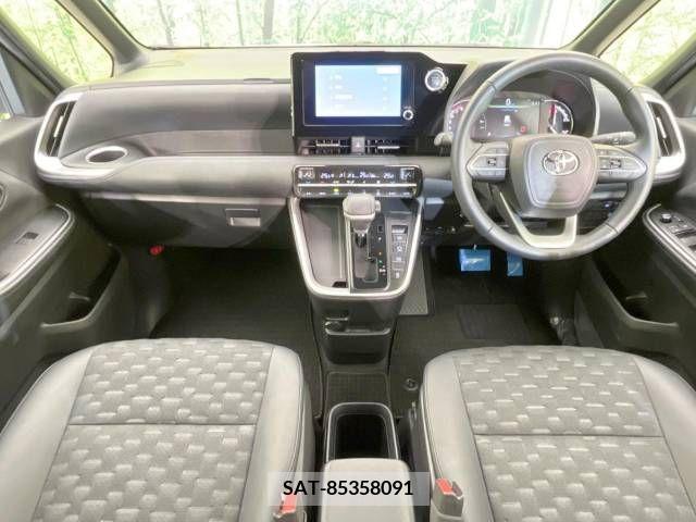 Toyota VOXY 2022-12 203547-1