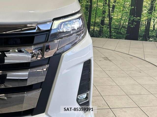 Toyota NOAH 2018-09 214876-13