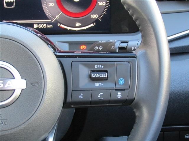 Nissan AURA 2022-08 186674-4