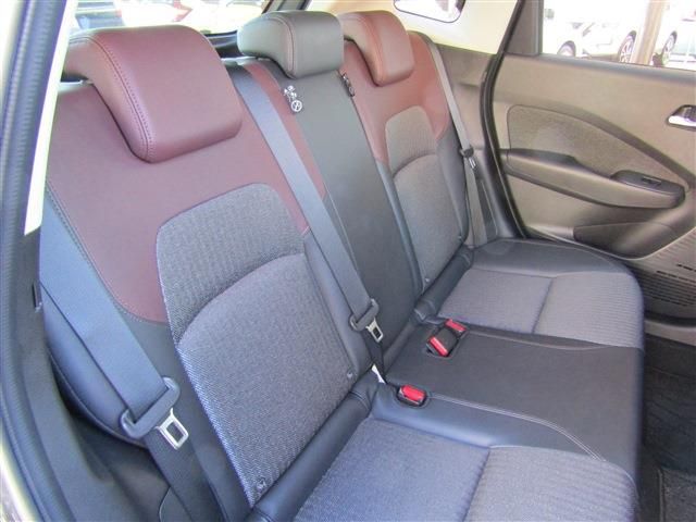 Nissan AURA 2022-08 186674-6