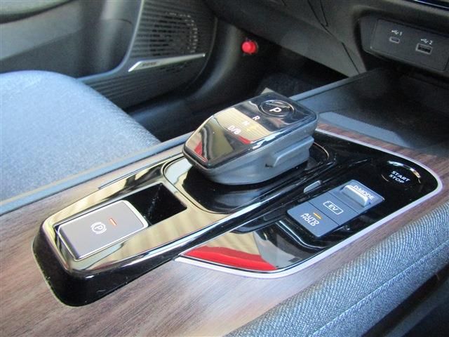 Nissan AURA 2022-08 186674-13