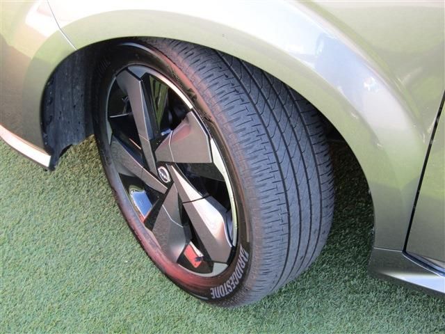 Nissan AURA 2022-08 186674-9