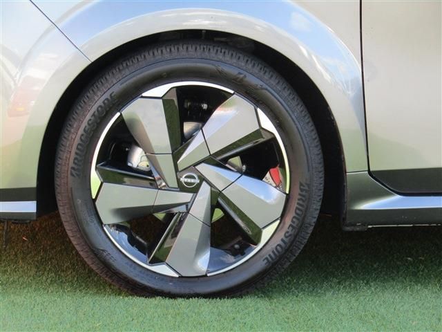Nissan AURA 2022-08 186674-8