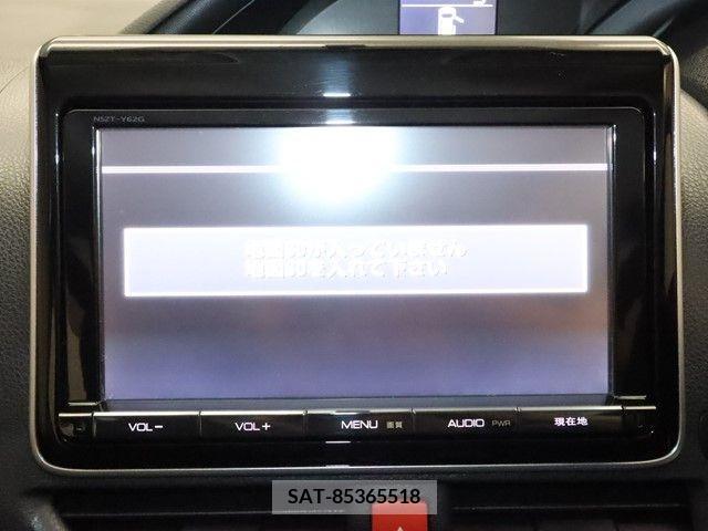 Toyota VOXY 2014-07 321426-13