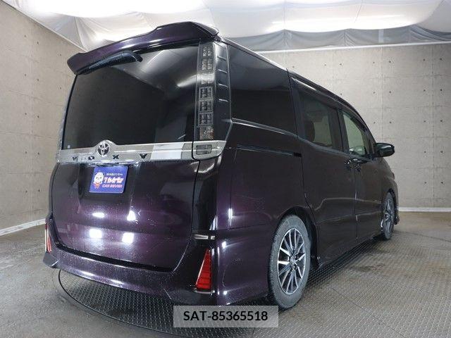 Toyota VOXY 2014-07 321426-1