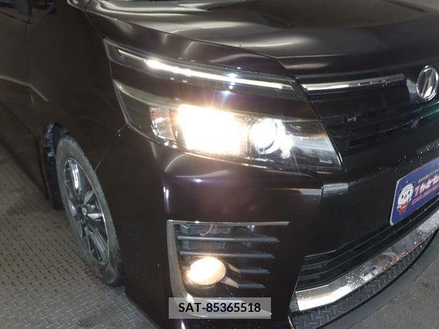 Toyota VOXY 2014-07 321426-19
