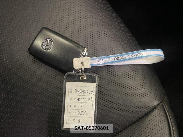 Mazda MAZDA3 2019-07 352989-23