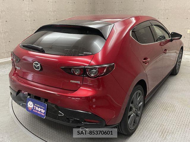 Mazda MAZDA3 2019-07 352989-3