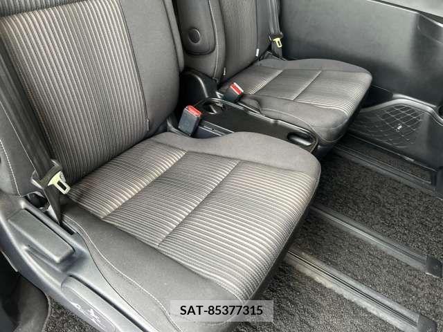 Toyota VOXY 2018-07 213198-16