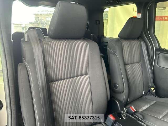 Toyota VOXY 2018-07 213198-15