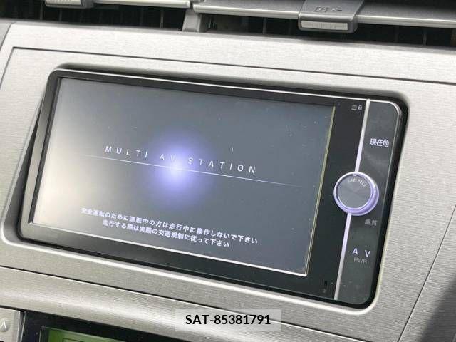 Toyota PRIUS 2013-12 329681-2
